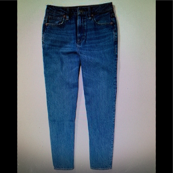 American Eagle Outfitters Denim - MISSES AMERICAN EAGLE MOM JEANS SIZE 8 NWT!
